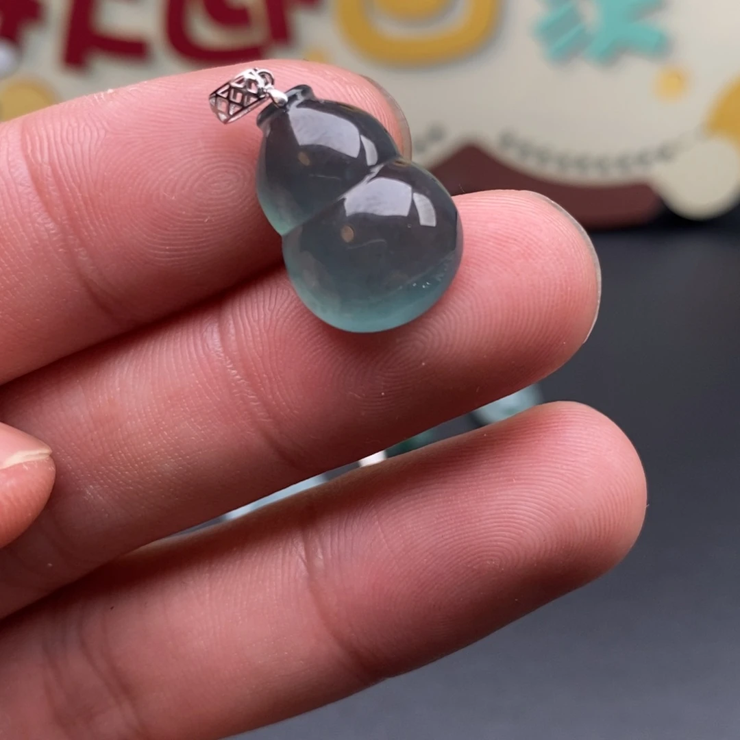 颈饰18K金镶嵌翡翠