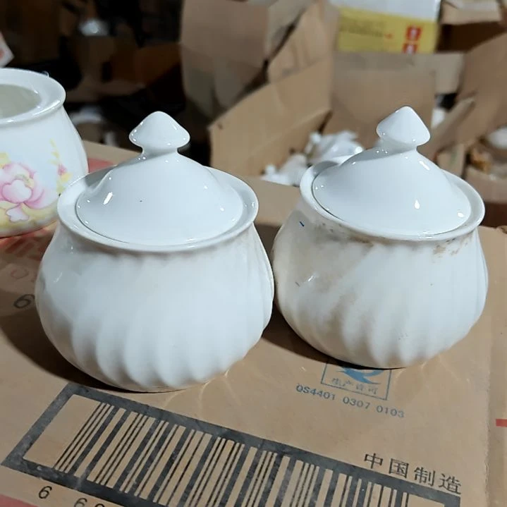 摆件陶瓷盘子碗啥都有