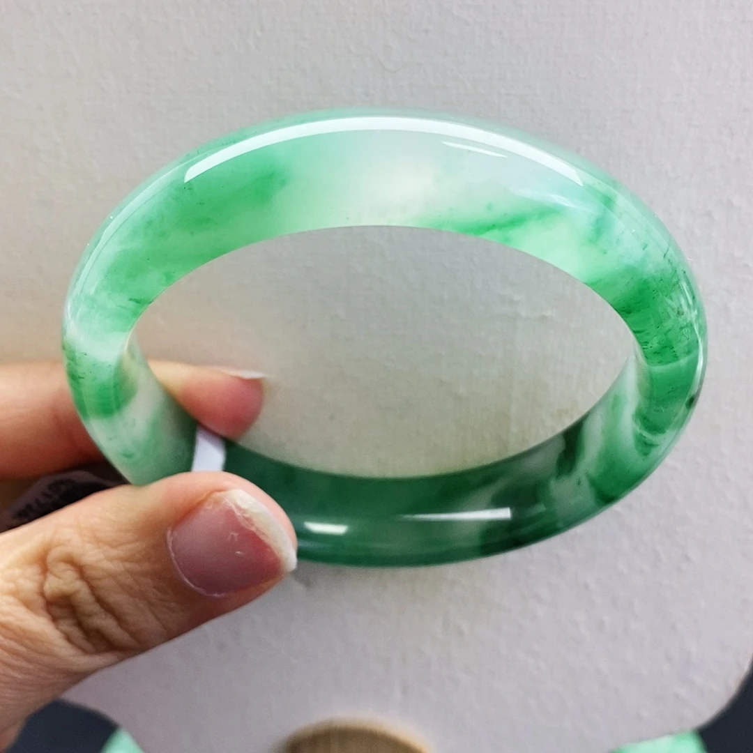 石英质玉未镶嵌手镯