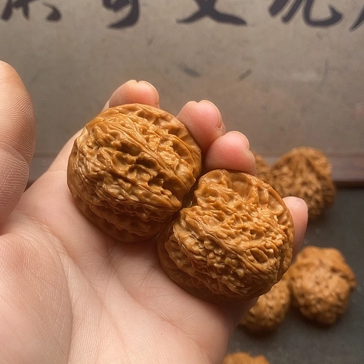 吊坠文玩核桃放漏白狮子40尺寸