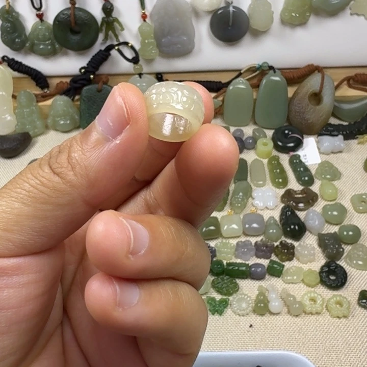 和田玉未镶嵌包链