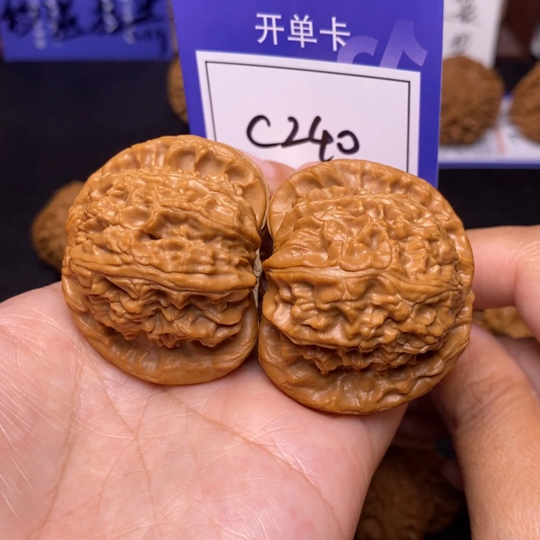 文玩核桃把件岁*44球白c240