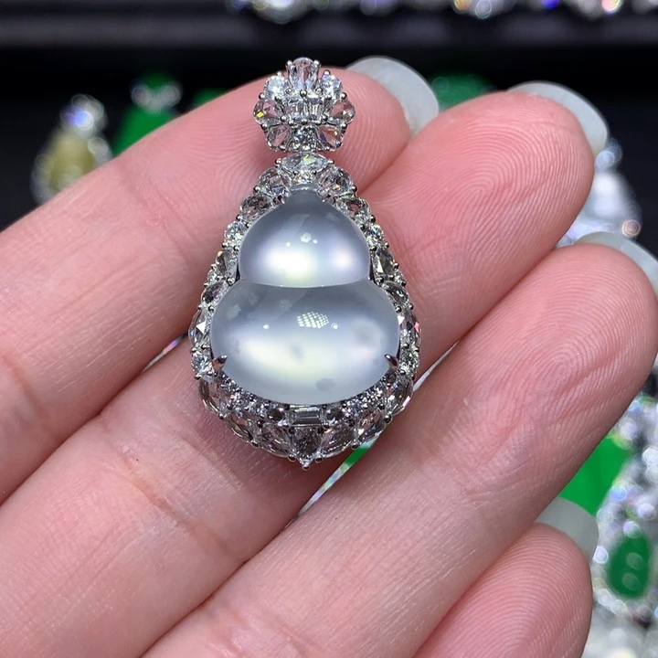 翡翠18K金镶嵌颈饰玻璃雪花棉葫芦