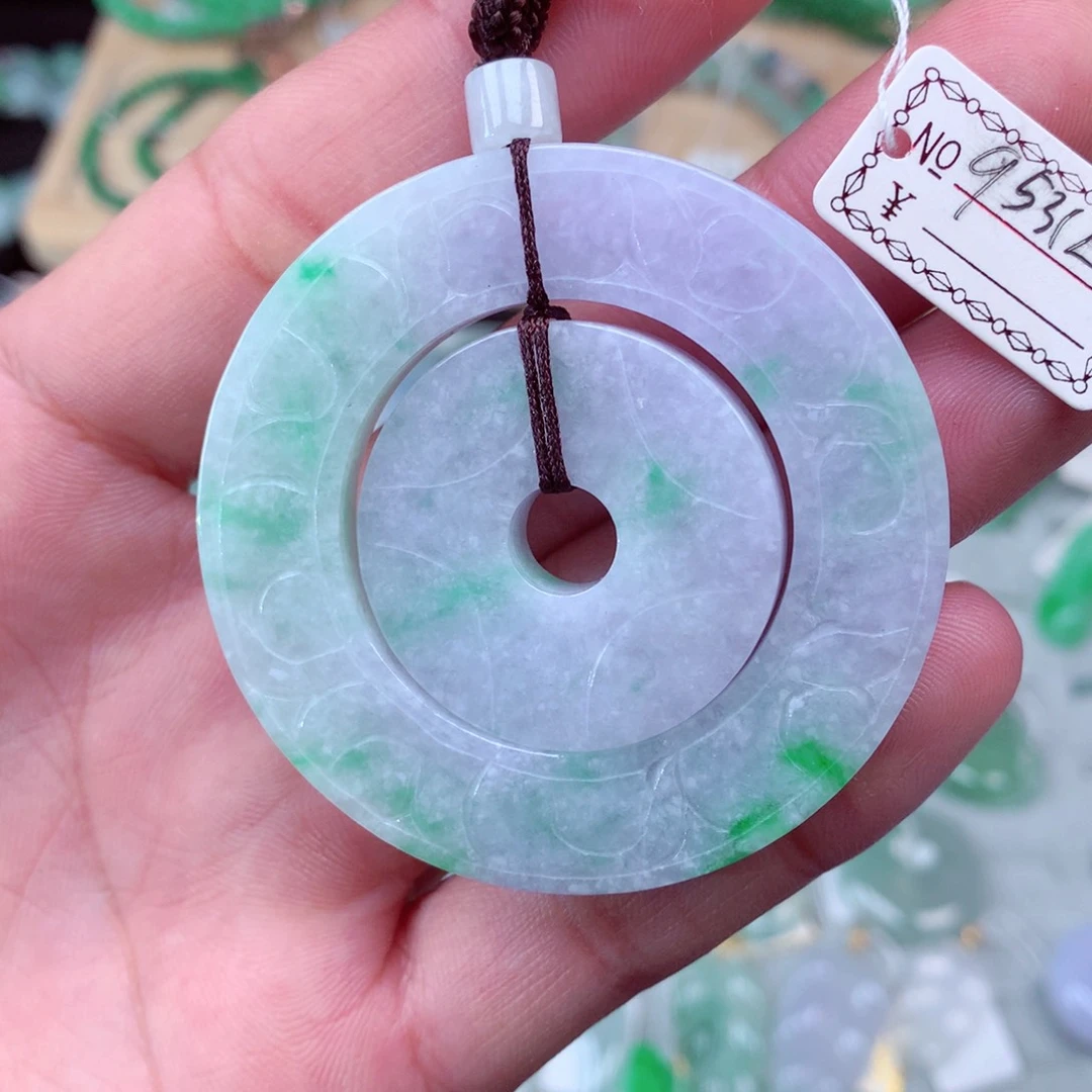 翡翠颈饰未镶嵌翡翠吊坠