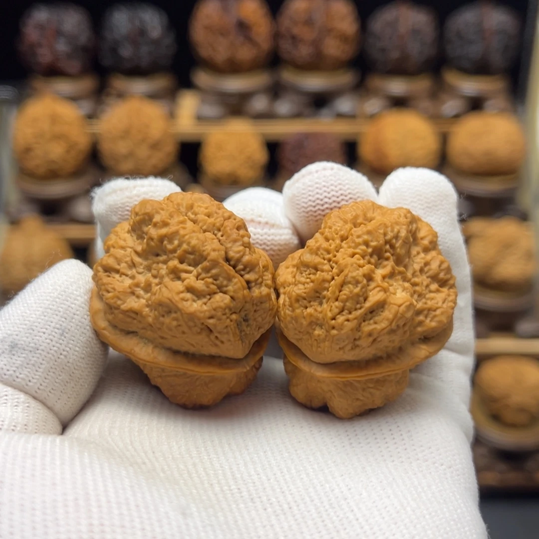 忘***棠文玩核桃把件42mm临沧古蟾王货头对。一物一图。