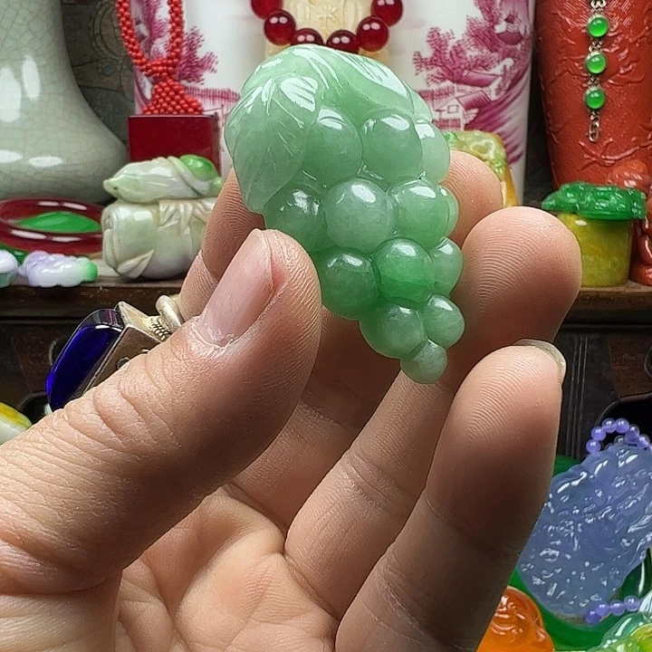 翡翠未镶嵌颈饰七天无理由