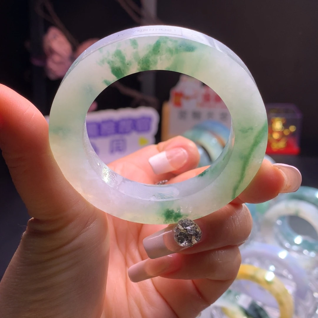 定制翡翠未镶嵌手镯