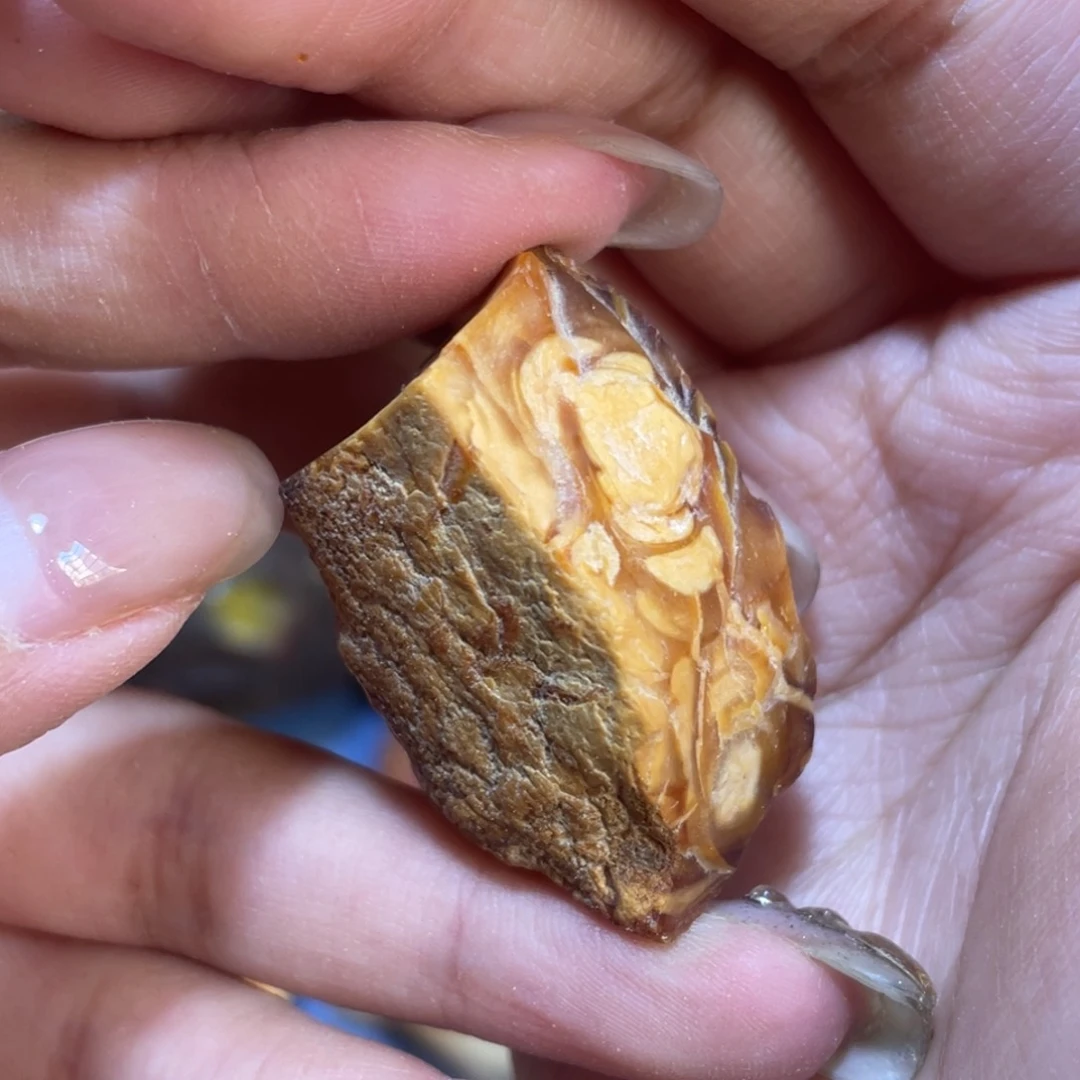 定制琥珀未镶嵌原石