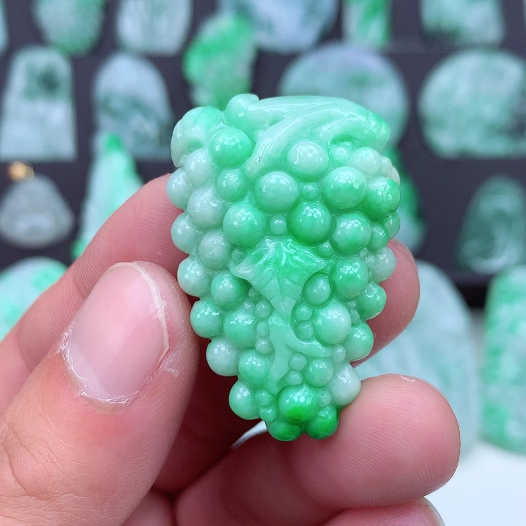 翡翠颈饰未镶嵌翡翠吊坠