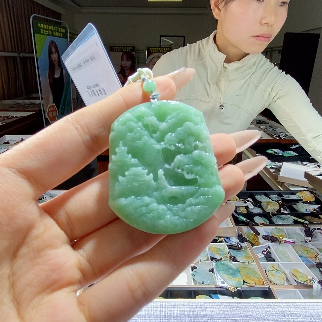 翡翠未镶嵌颈饰翡翠