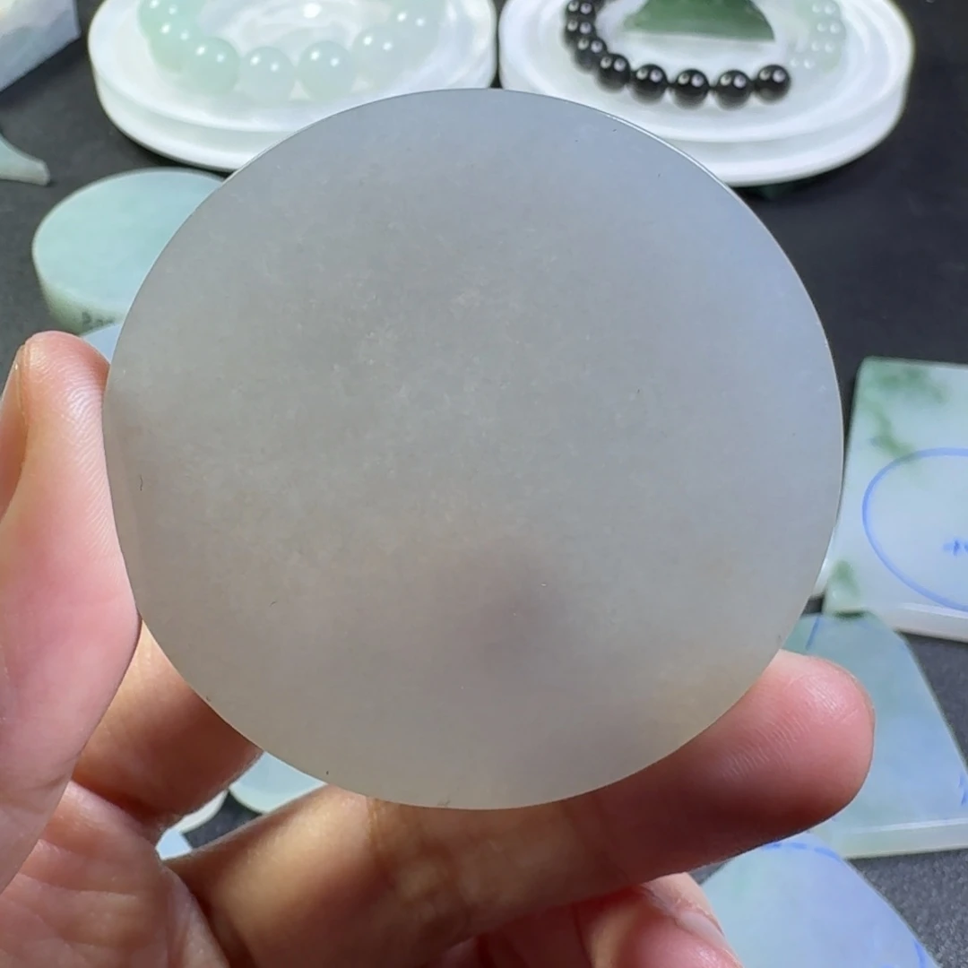 翡翠未镶嵌颈饰54.8*6.1冰镯心