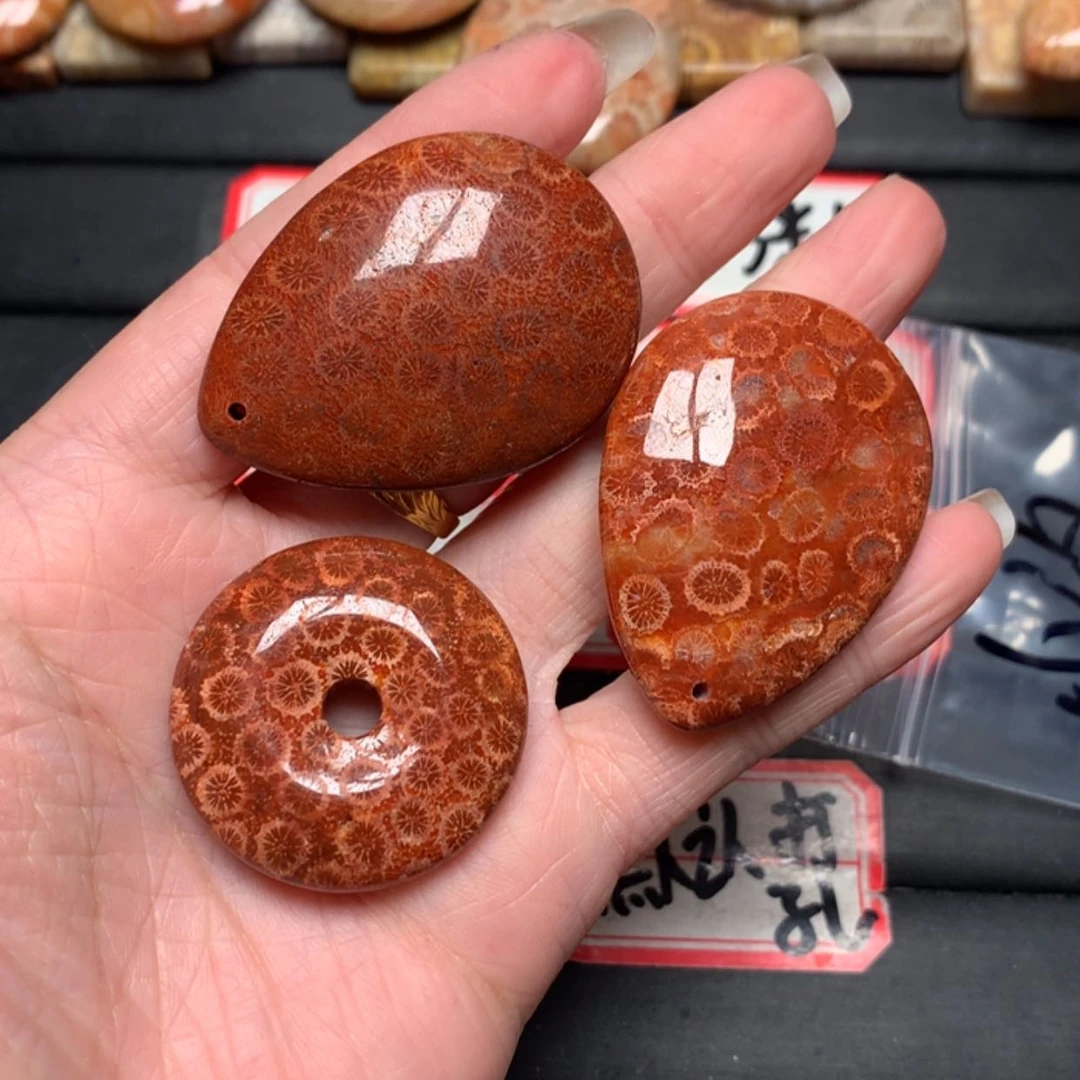 【闪购商品】硅化玉颈饰未镶嵌小*