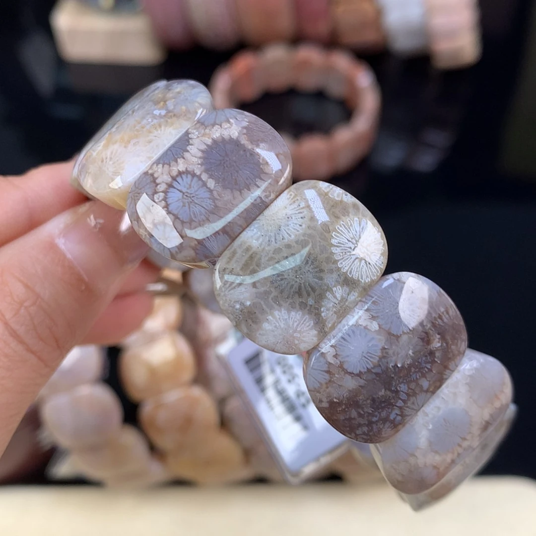 【闪购商品】颈饰未镶嵌硅化珊瑚（珊瑚玉）上新手牌53号