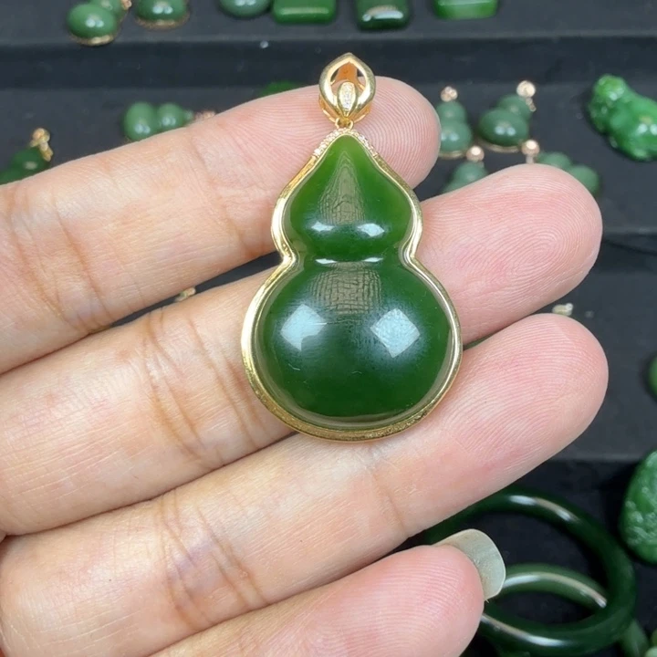 愛***！和田玉（碧玉）18K金镶嵌颈饰