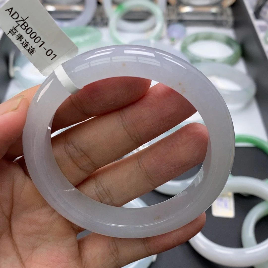 翡翠手镯未镶嵌手镯