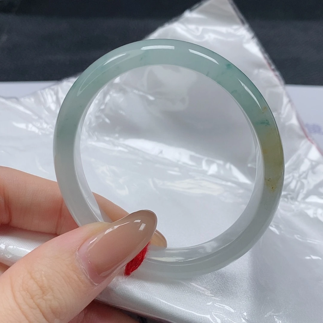 【闪购商品】翡翠手镯（贵妃镯）未镶嵌345号