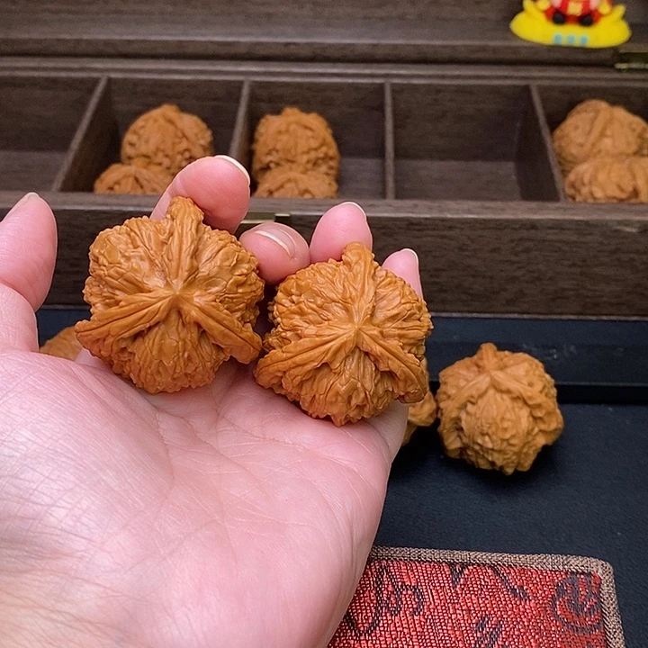自***！把件文玩核桃白奔
