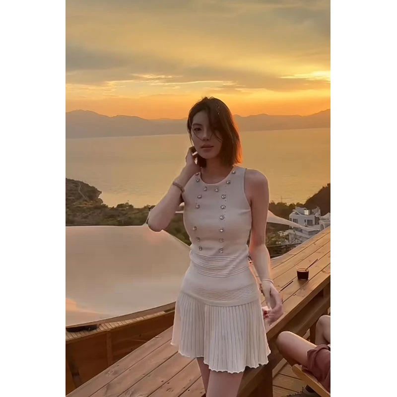 名媛风气质时尚圆领无袖背心上衣搭配高腰休闲百褶裙针织两件套装