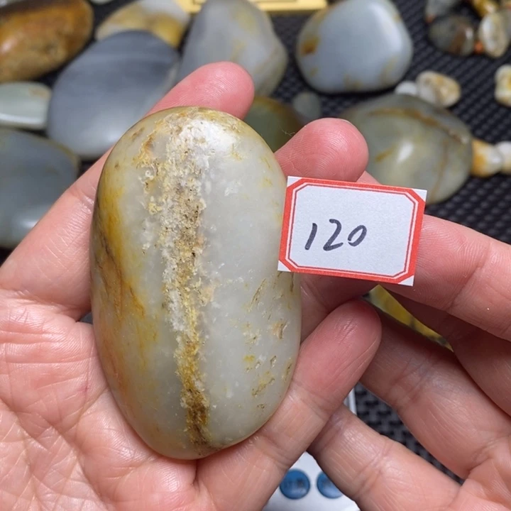 未镶嵌和田玉把件120