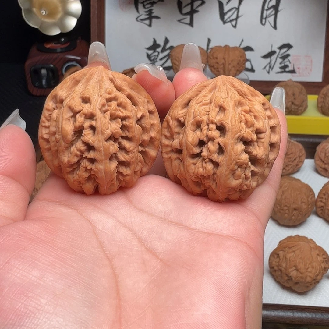 吊坠文玩核桃全品无修粗筋42尺，三围同尺50克