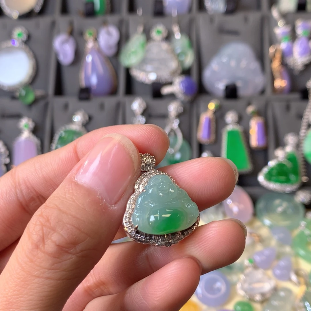 翡翠颈饰18K金镶嵌吊坠