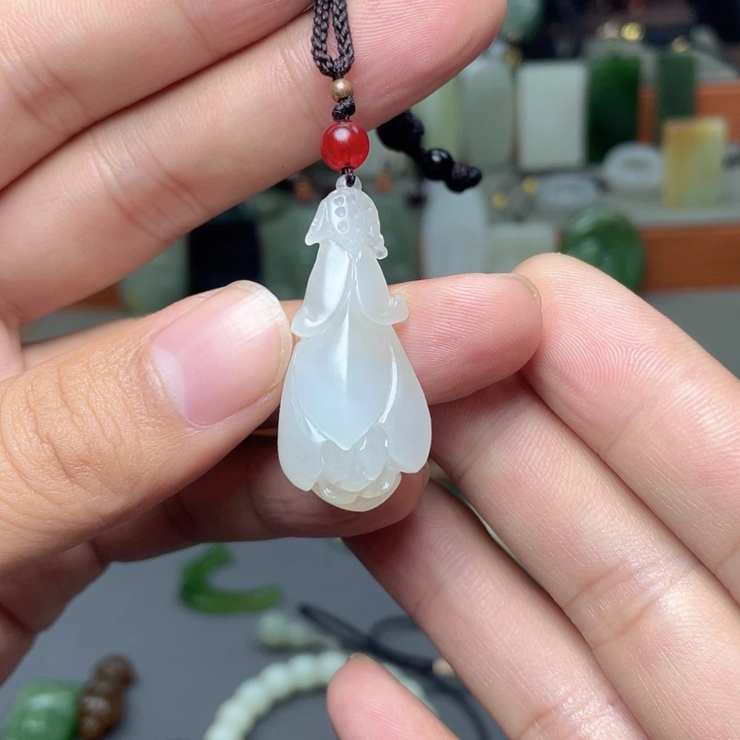 一***子和田玉未镶嵌颈饰