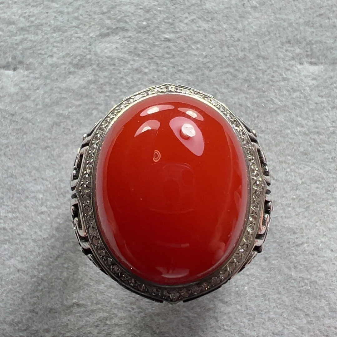 南红玛瑙足铂镶嵌戒指