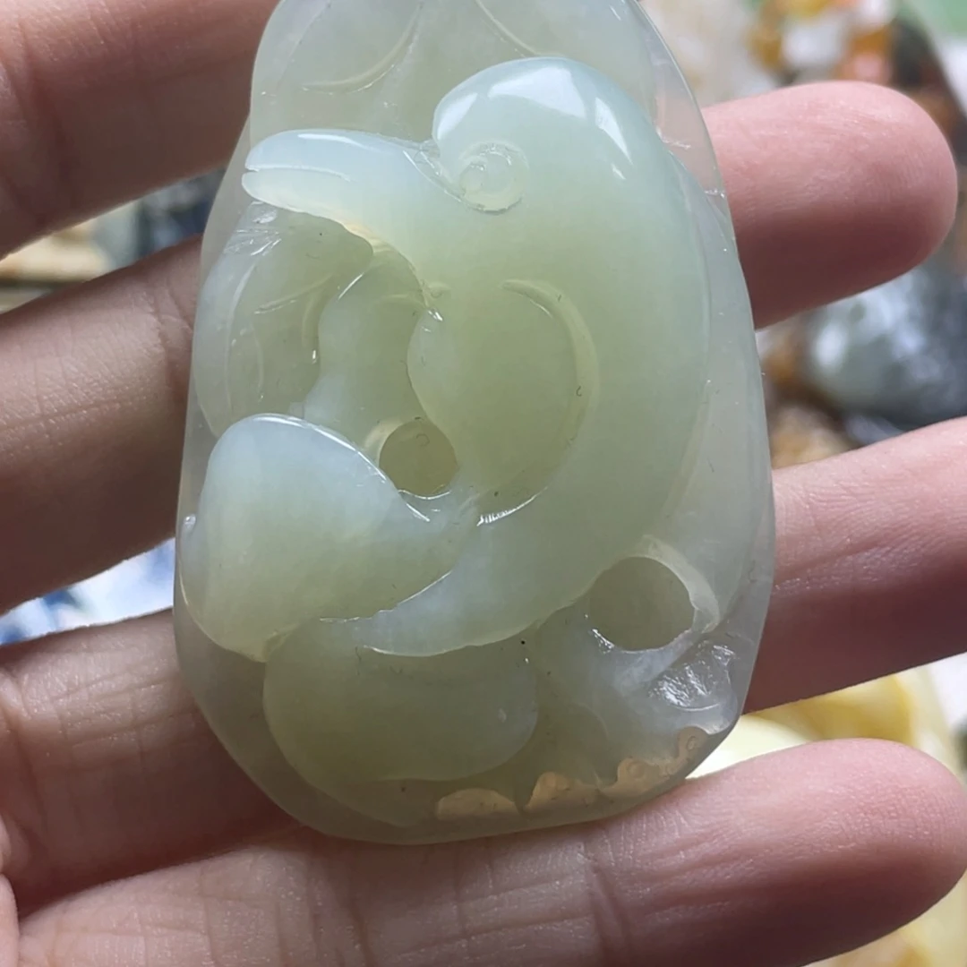 蛇纹石玉颈饰未镶嵌
