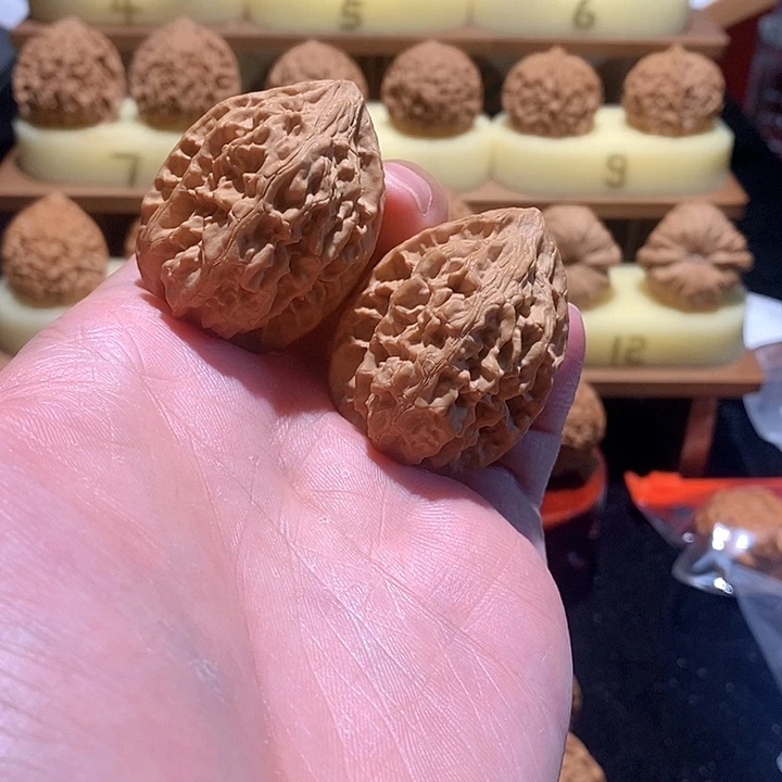 文玩核桃手把件十三陵