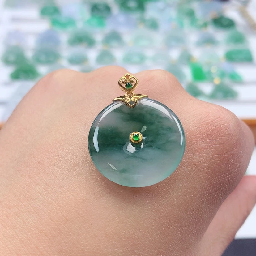 【闪购商品】翡翠吊坠(赠链)18K金镶嵌