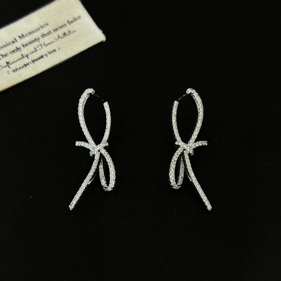 铜合金耳饰 轻奢线条满钻蝴蝶结银色耳环4170