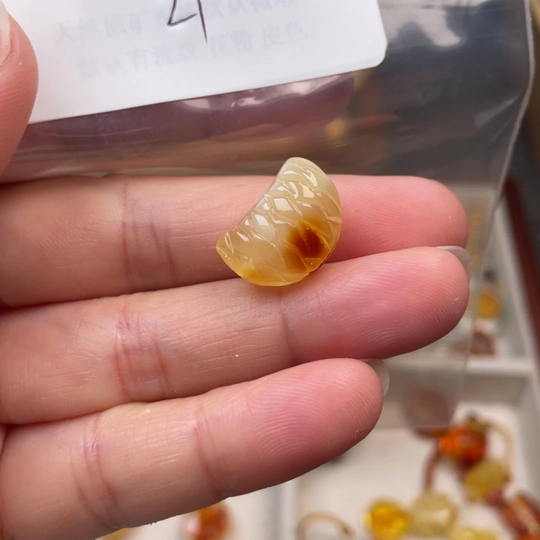 琥珀未镶嵌裸石21，