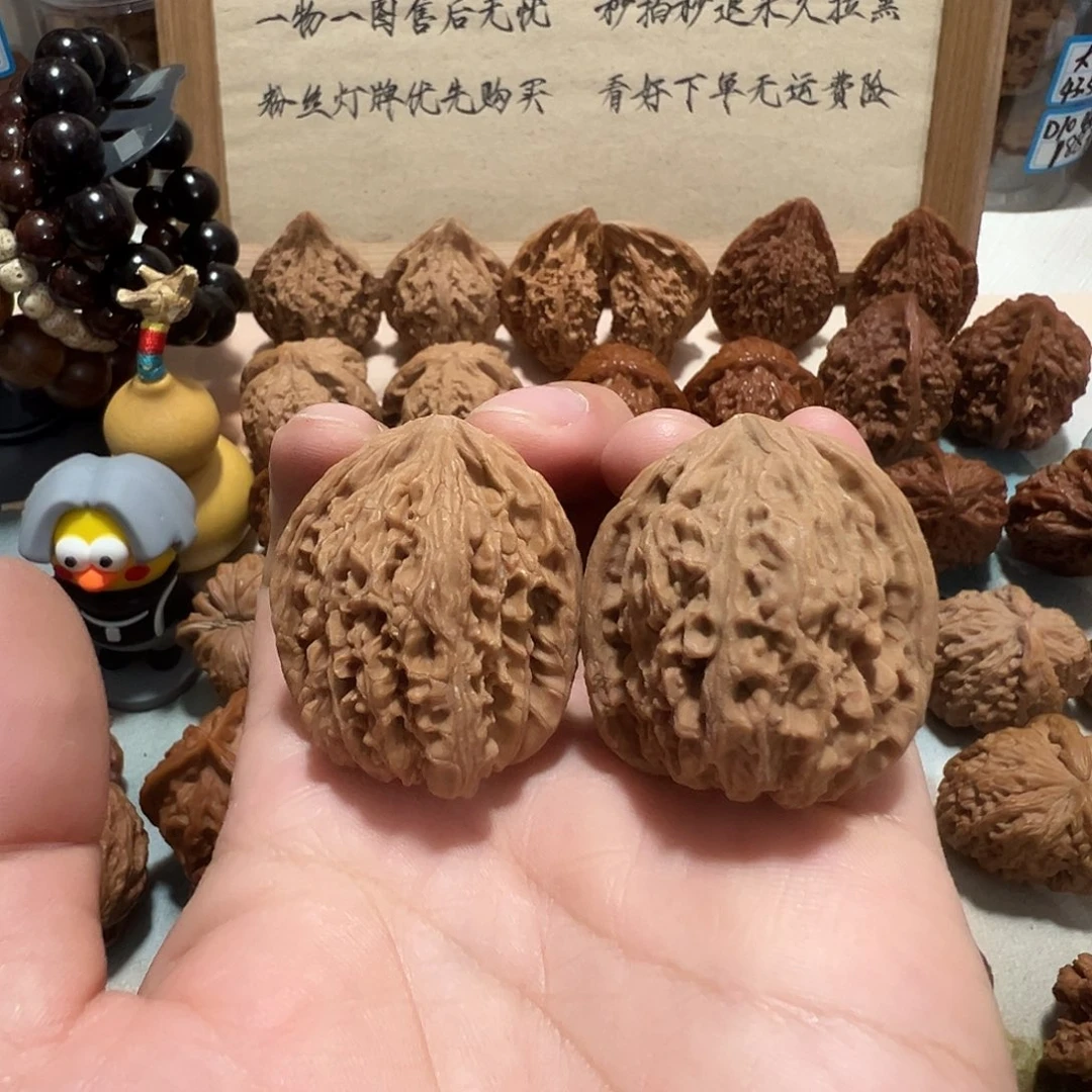 25号文玩核桃36尺南疆石