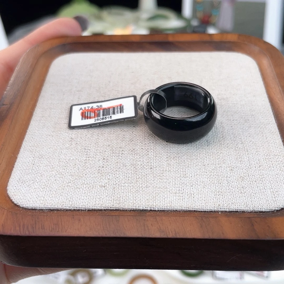 和田玉未镶嵌戒指U78墨青轮胎17.4不退换