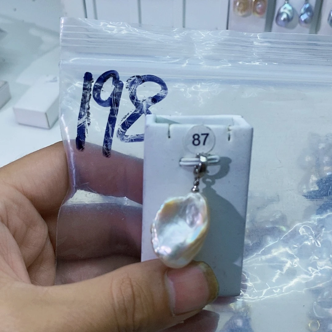 淡水珍珠合金颈饰