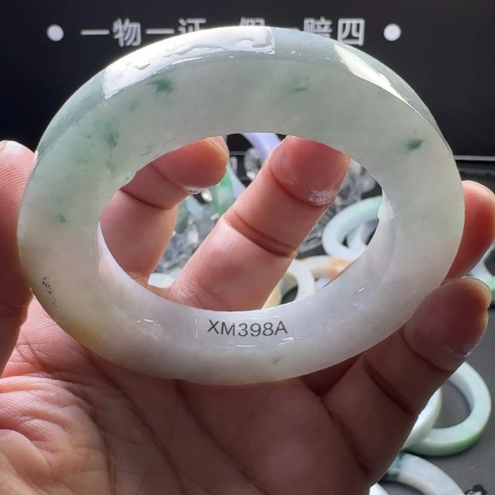 定制翡翠未镶嵌手镯