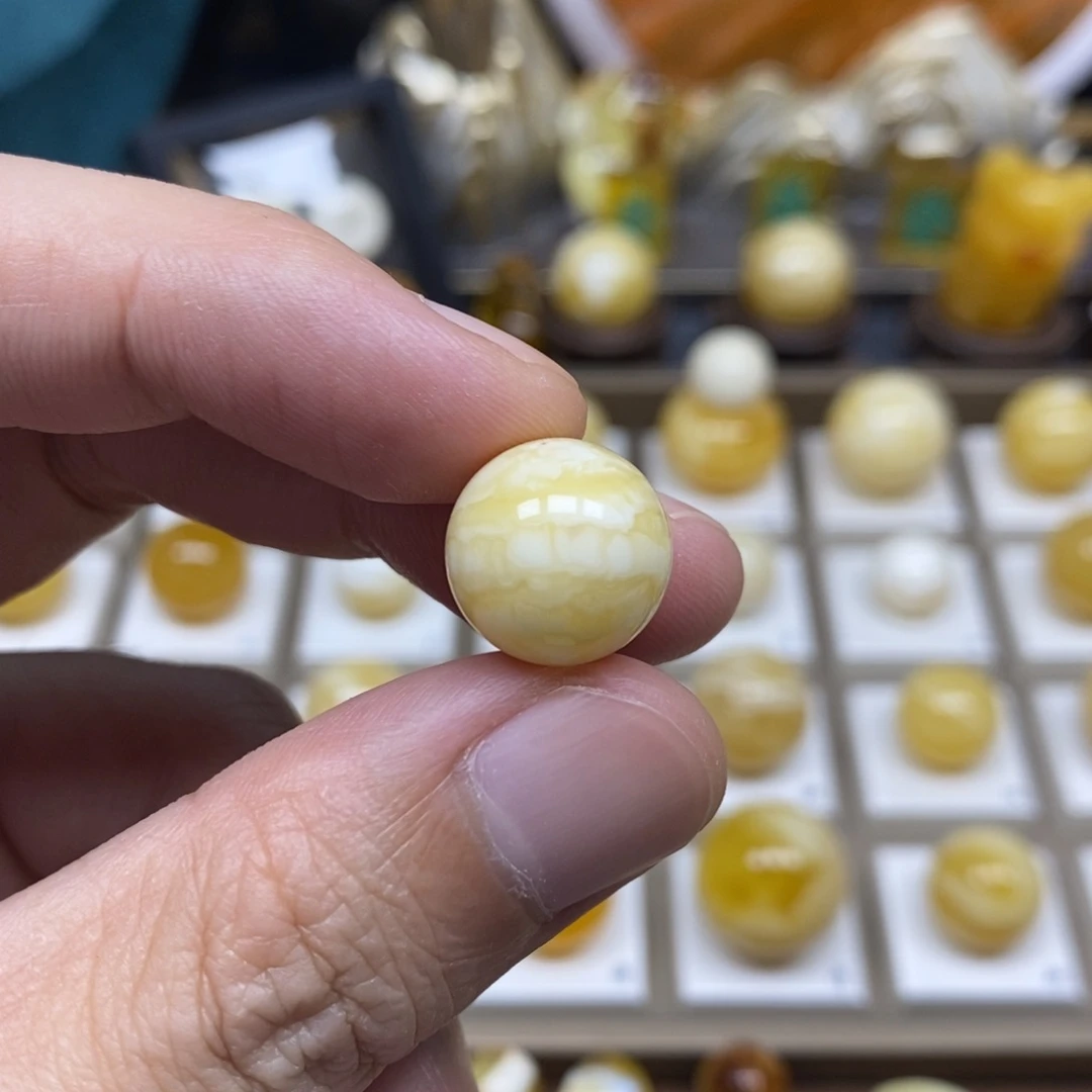 琥珀未镶嵌珠宝奇石14.3微瑕 花粉