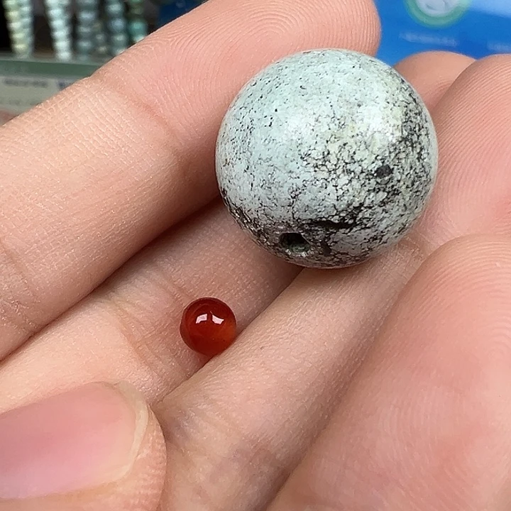 南红玛瑙未镶嵌配饰16瑕疵