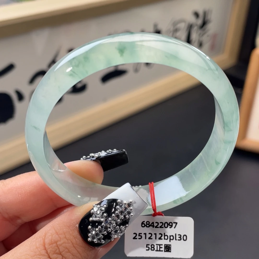 翡翠未镶嵌手镯冰飘花起光正圈手镯