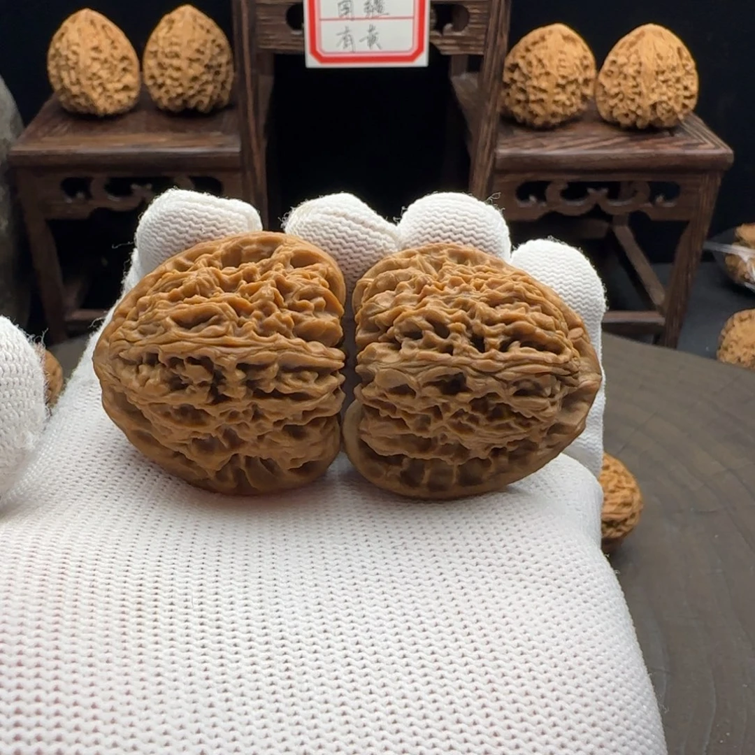 文玩核桃吊坠38奥迪三角