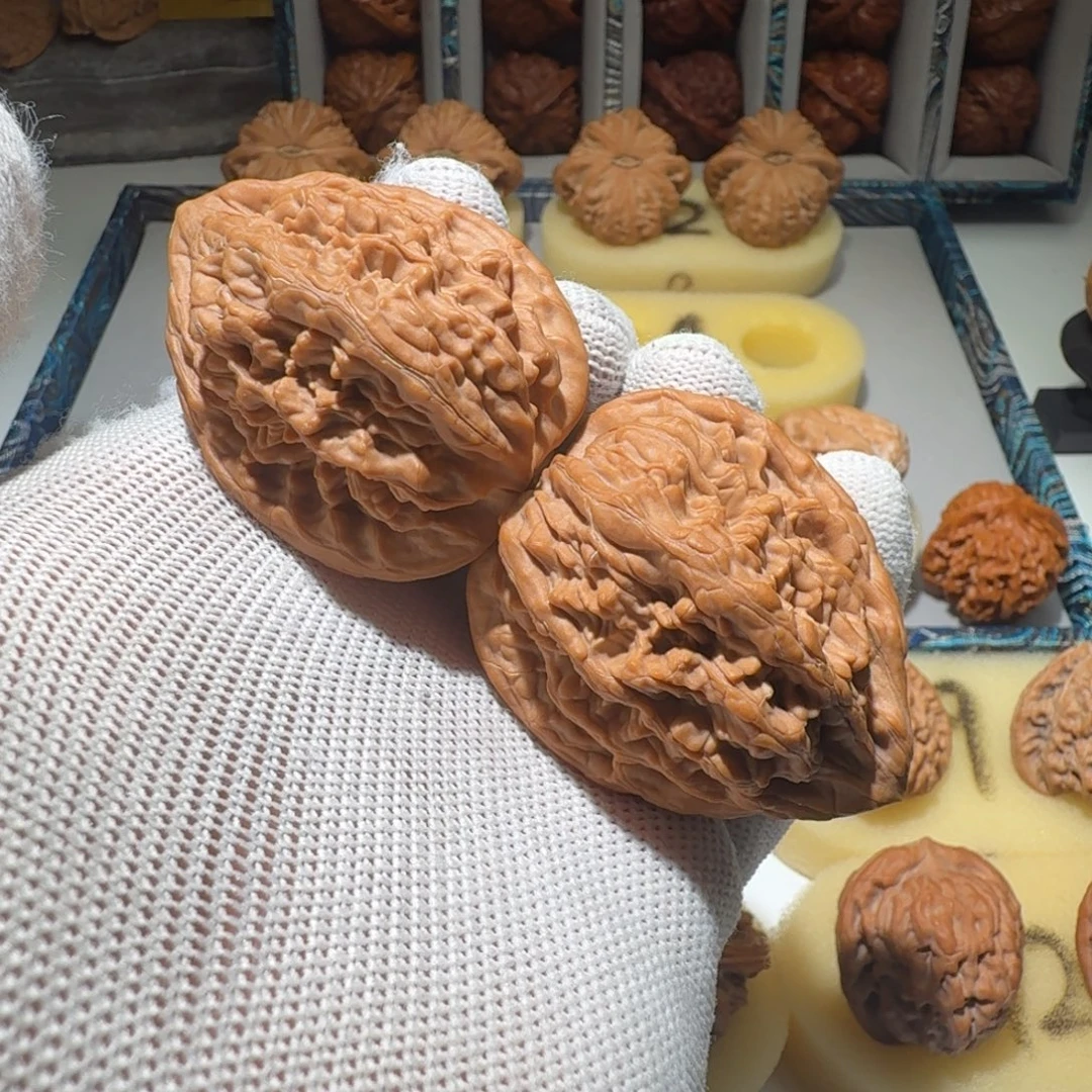 文玩核桃吊坠41.5虎头王