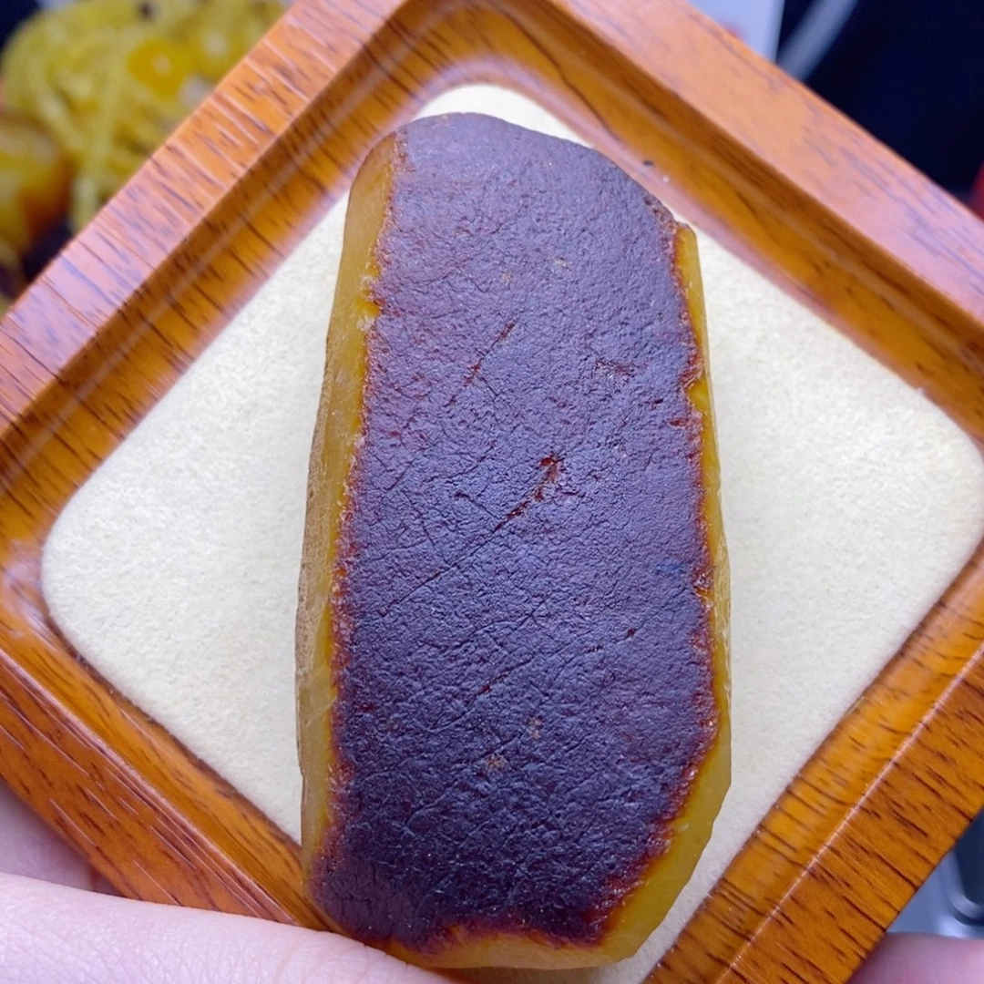 定制琥珀未镶嵌陈
