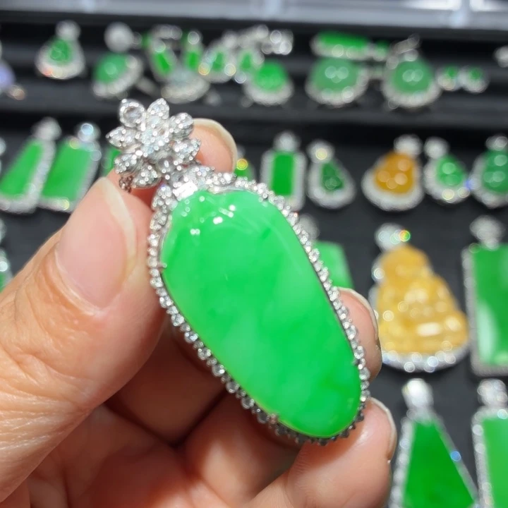 翡翠18K金镶嵌吊坠(不含链)翡翠