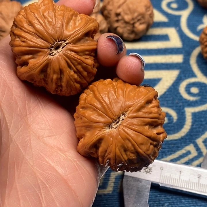 文玩核桃吊坠铁锤