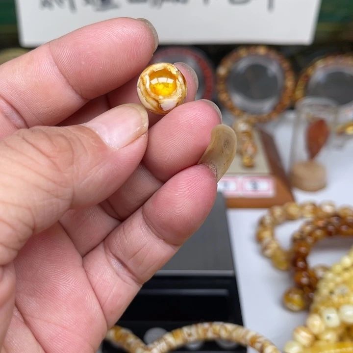 Y***℡琥珀未镶嵌裸石32号