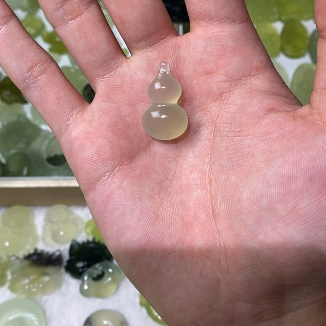 岫玉未镶嵌吊坠(不含链)