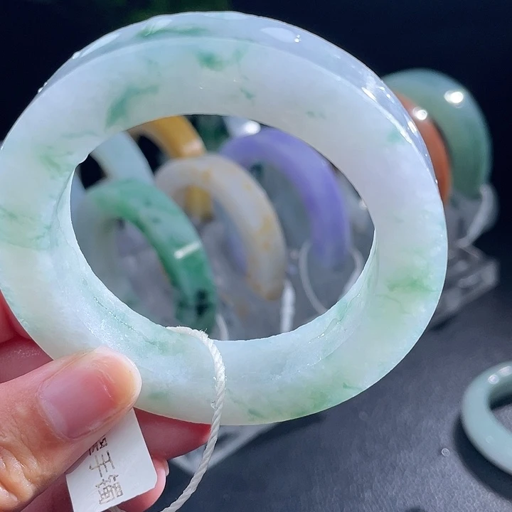 定制翡翠未镶嵌翡翠手镯