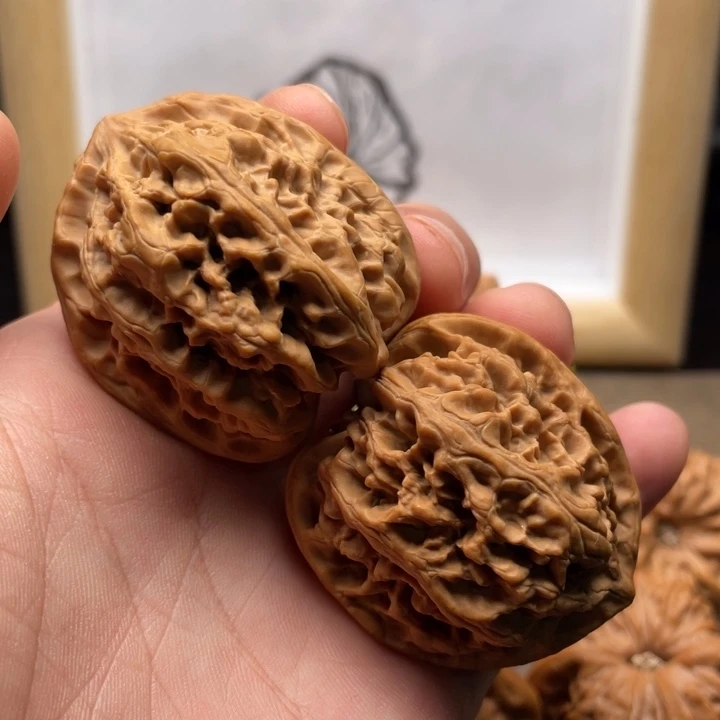 核桃野牛文玩核桃