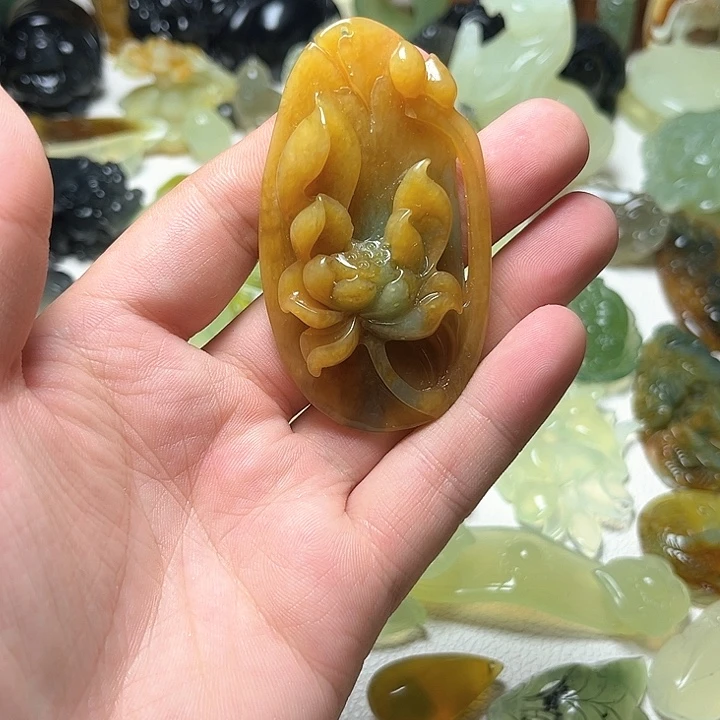 未镶嵌蛇纹石玉颈饰