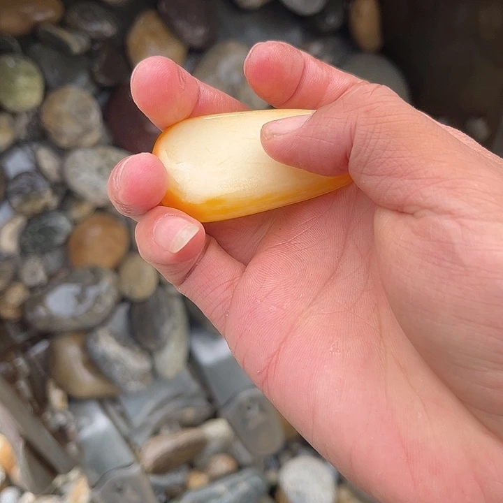 未镶嵌和田玉（糖玉）车挂